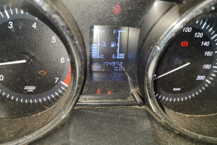 Used HYOSOW S3 2016 1.5L Manual Luxury Edition China IV Emission Standard Odometer Close Up
