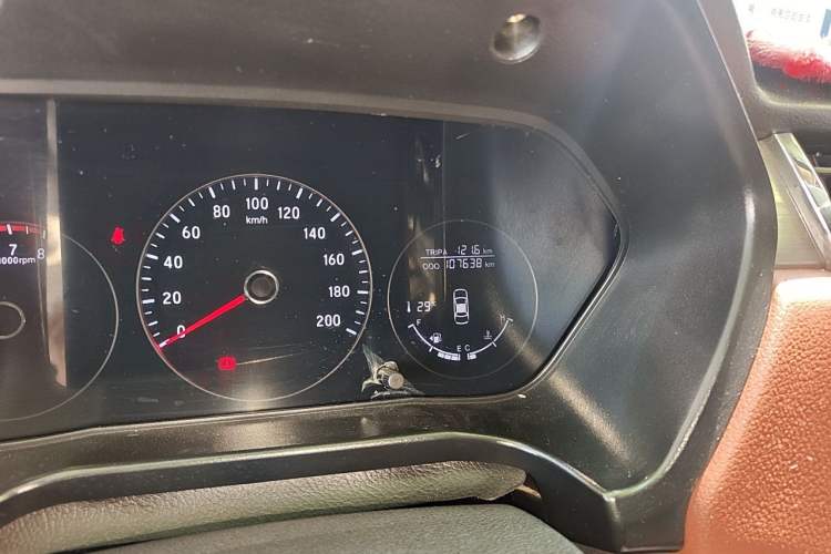 Used HYOSOW S3 2016 S3L 1.5L Manual Premium Edition Odometer Close Up