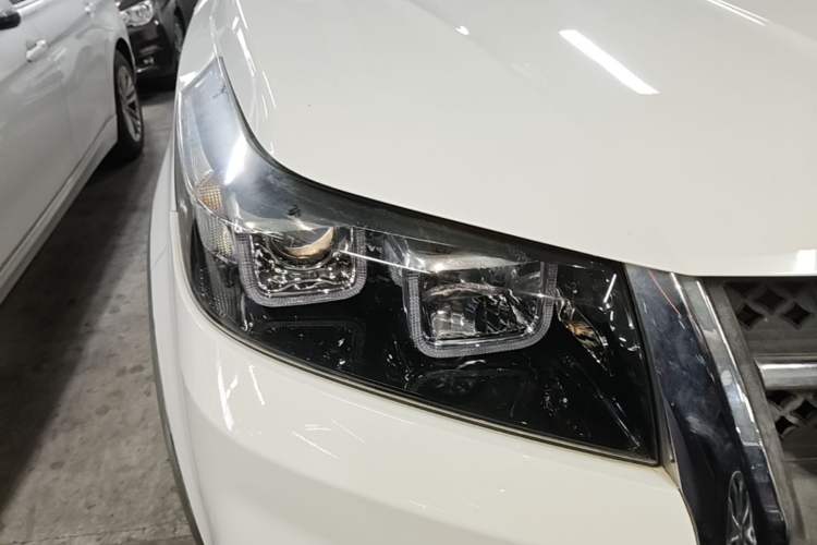 Used HYOSOW S3 2016 S3L 1.5L Manual Prestige Edition Right Front Headlight