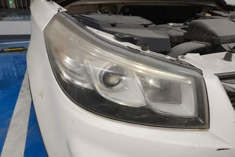 Used HYOSOW S3 2016 1.5L Manual Luxury Edition China IV Emission Standard Right Front Headlight