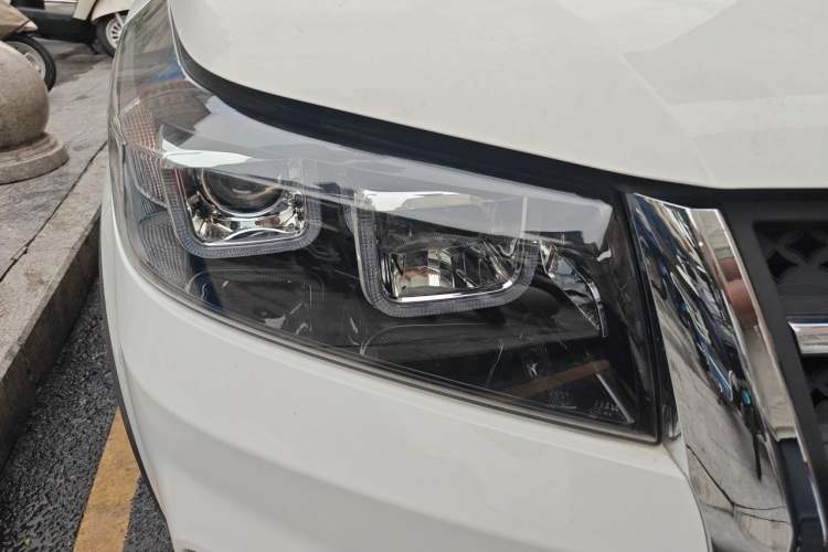 Used HYOSOW S3 2016 S3L 1.5L Manual Prestige Edition Right Front Headlight
