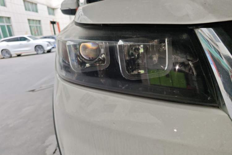 Used HYOSOW S3 2016 S3L 1.5L Manual Prestige Edition Right Front Headlight