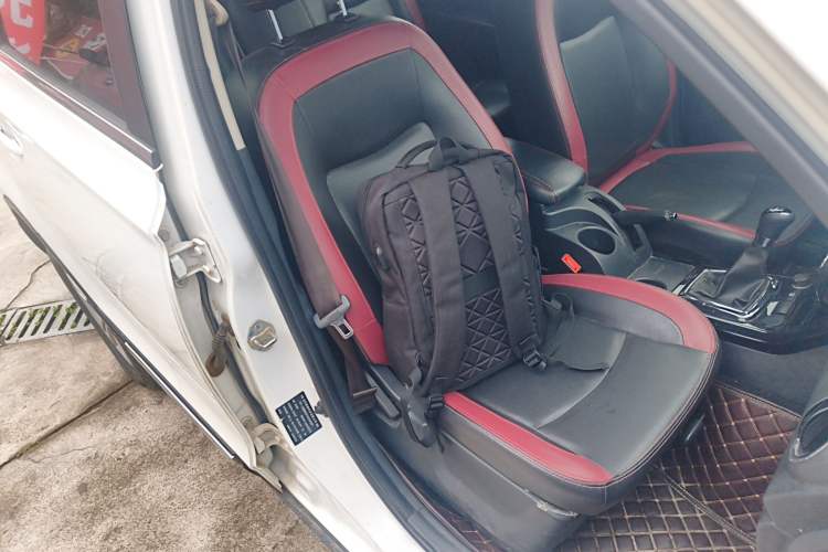 Used HYOSOW S3 2016 1.5L Manual Comfort Version China IV Emission Standard Right Front Seat