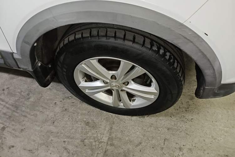 Used HYOSOW S3 2016 S3L 1.5L Manual Prestige Edition Right Front Wheel Hub