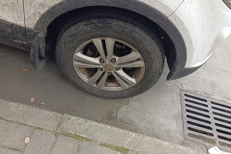 Used HYOSOW S3 2016 1.5L Manual Comfort Version China IV Emission Standard Right Front Wheel Hub