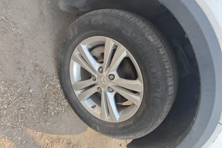 Used HYOSOW S3 2016 S3L 1.5L Manual Prestige Edition Right Front Wheel Hub