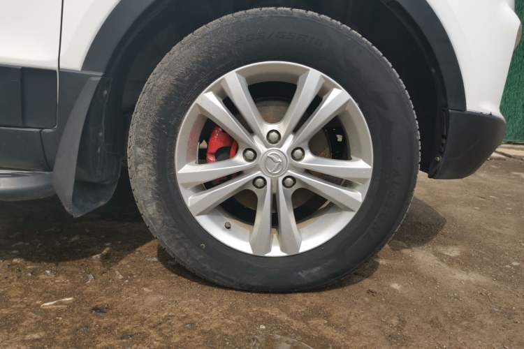 Used HYOSOW S3 2016 1.5L Manual Comfort Version China IV Emission Standard Right Front Wheel Hub