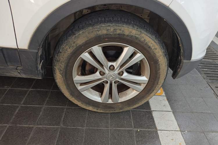 Used HYOSOW S3 2016 1.5L Manual Luxury Edition China IV Emission Standard Right Front Wheel Hub