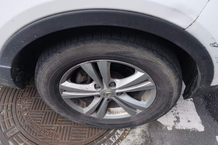 Used HYOSOW S3 2016 1.5L Manual Luxury Edition China IV Emission Standard Right Front Wheel Hub