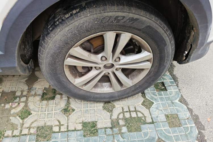 Used HYOSOW S3 2016 S3L 1.5L Manual Prestige Edition Right Front Wheel Hub