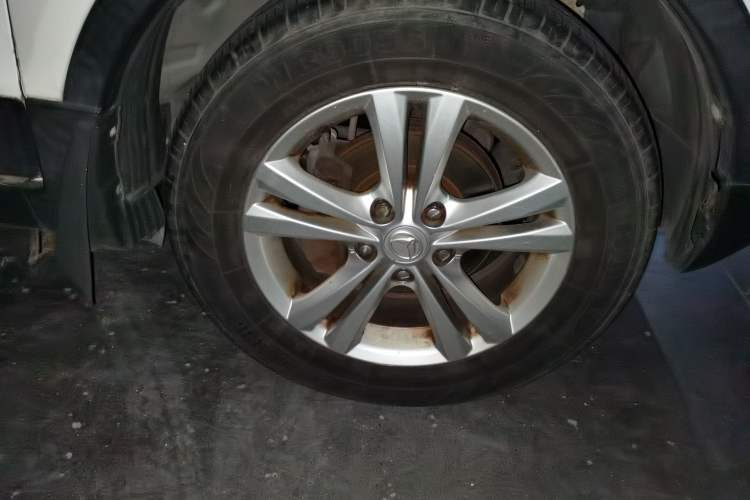 Used HYOSOW S3 2016 1.5L Manual Comfort Version China IV Emission Standard Right Front Wheel Hub