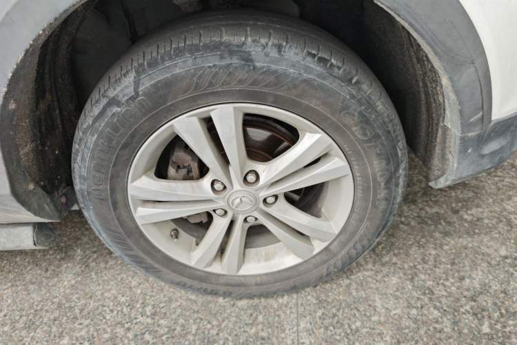Used HYOSOW S3 2016 S3L 1.5L Manual Prestige Edition Right Front Wheel Hub