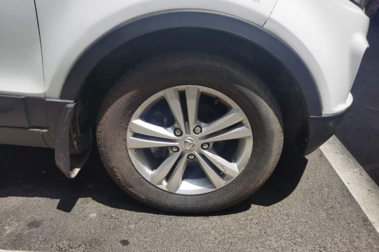 Used HYOSOW S3 2016 1.5L Manual Luxury Edition China IV Emission Standard Right Front Wheel Hub