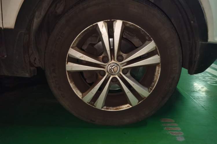 Used HYOSOW S3 2016 1.5L Manual Luxury Edition China IV Emission Standard Right Front Wheel Hub