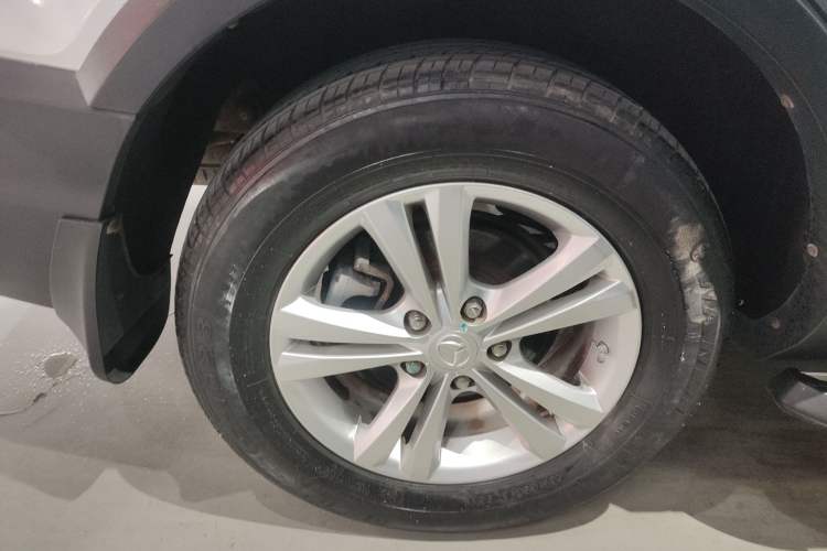 Used HYOSOW S3 2016 S3L 1.5L Manual Prestige Edition Right Rear Wheel Hub