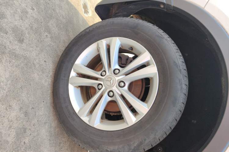 Used HYOSOW S3 2016 1.5L Manual Luxury Edition China IV Emission Standard Right Rear Wheel Hub