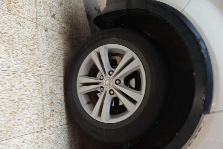 Used HYOSOW S3 2016 S3L 1.5L Manual Prestige Edition Right Rear Wheel Hub