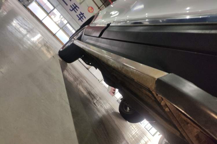 Used HYOSOW S3 2016 S3L 1.5L Manual Prestige Edition Right Side Sill