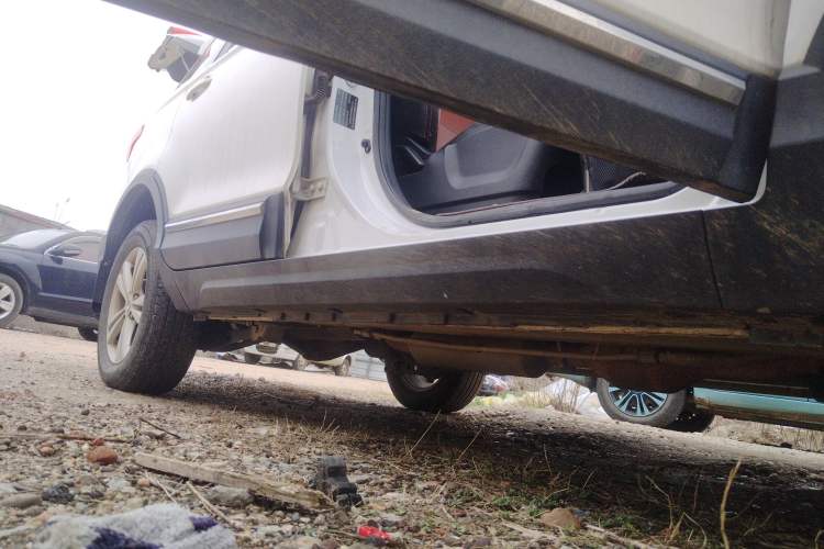 Used HYOSOW S3 2016 S3L 1.5L Manual Prestige Edition Right Side Sill