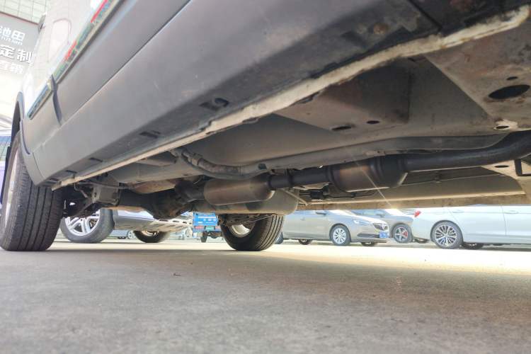 Used HYOSOW S3 2016 1.5L Manual Luxury Edition China IV Emission Standard Right Side Sill