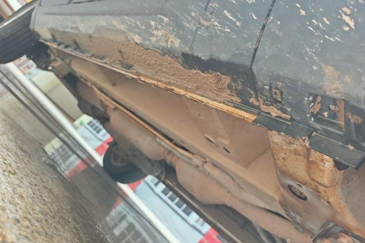 Used HYOSOW S3 2016 S3L 1.5L Manual Prestige Edition Right Side Sill