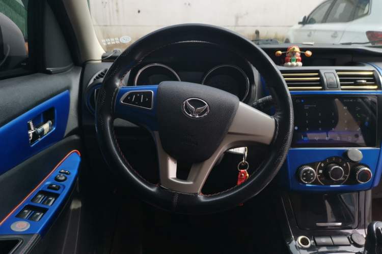 Used HYOSOW S3 2016 1.5L Manual Comfort Version China IV Emission Standard Steering Wheel