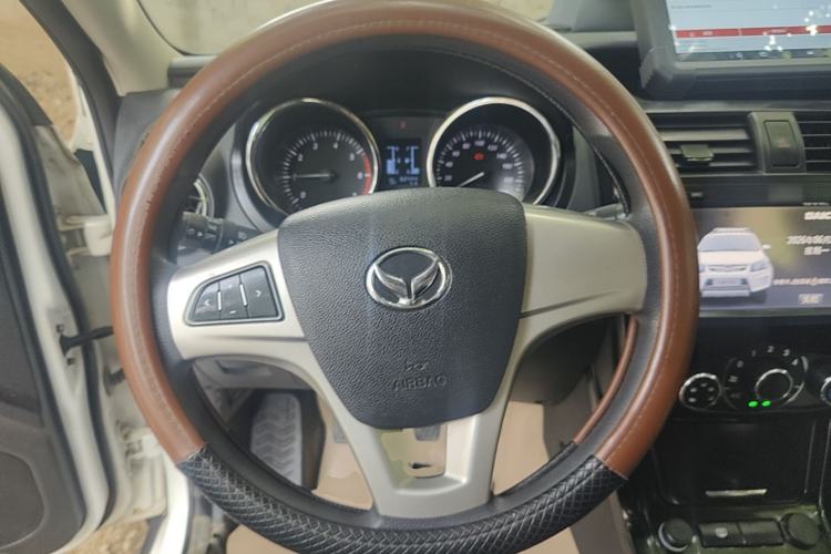 Used HYOSOW S3 2016 1.5L Manual Comfort Version China V Steering Wheel