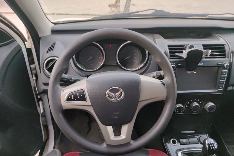 Used HYOSOW S3 2016 1.5L Manual Comfort Version China IV Emission Standard Steering Wheel