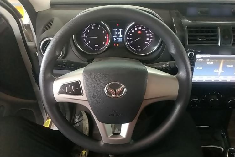 Used HYOSOW S3 2016 1.5L Manual Comfort Version China IV Emission Standard Steering Wheel