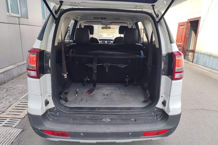 Used HYOSOW S3 2016 1.5L Manual Comfort Version China IV Emission Standard Trunk