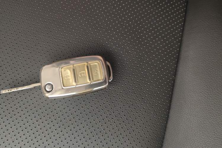 Used HYOSOW S3 2016 1.5L Manual Luxury Edition China IV Emission Standard Vehicle Key