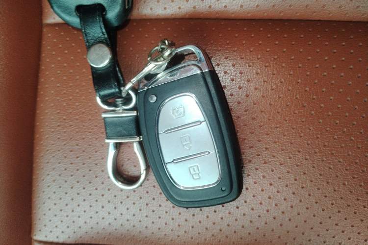 Used HYOSOW S3 2016 S3L 1.5L Manual Prestige Edition Vehicle Key