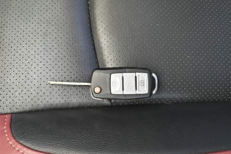 Used HYOSOW S3 2016 1.5L Manual Luxury Edition China IV Emission Standard Vehicle Key