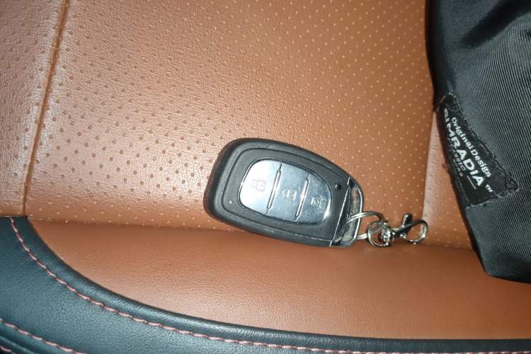 Used HYOSOW S3 2016 S3L 1.5L Manual Prestige Edition Vehicle Key