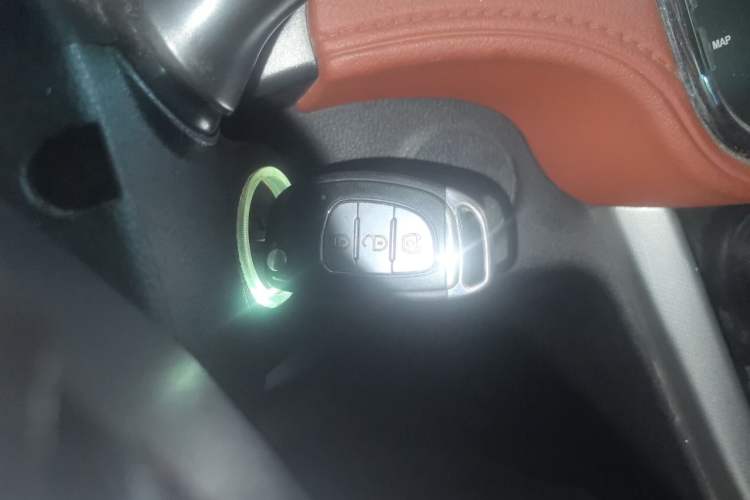 Used HYOSOW S3 2016 S3L 1.5L Manual Premium Edition Vehicle Key