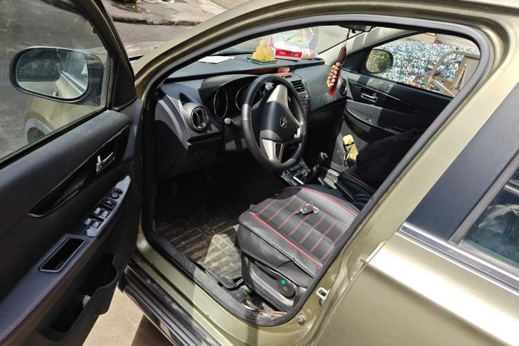 Used HYOSOW S3 2016 1.5L Manual Comfort Version China IV Emission Standard Driver Seat