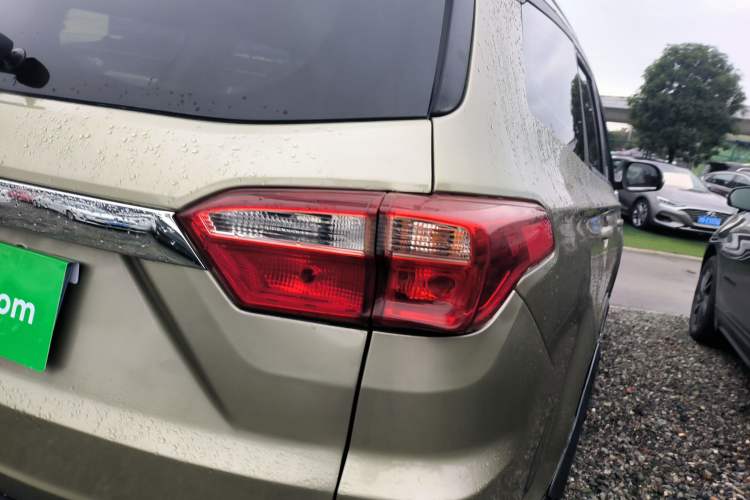 Used HYOSOW S3 2016 S3L 1.5L Manual Prestige Edition Exterior 6