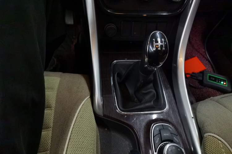 Used HYOSOW S3 2016 S3L 1.5L Manual Prestige Edition Gear Lever