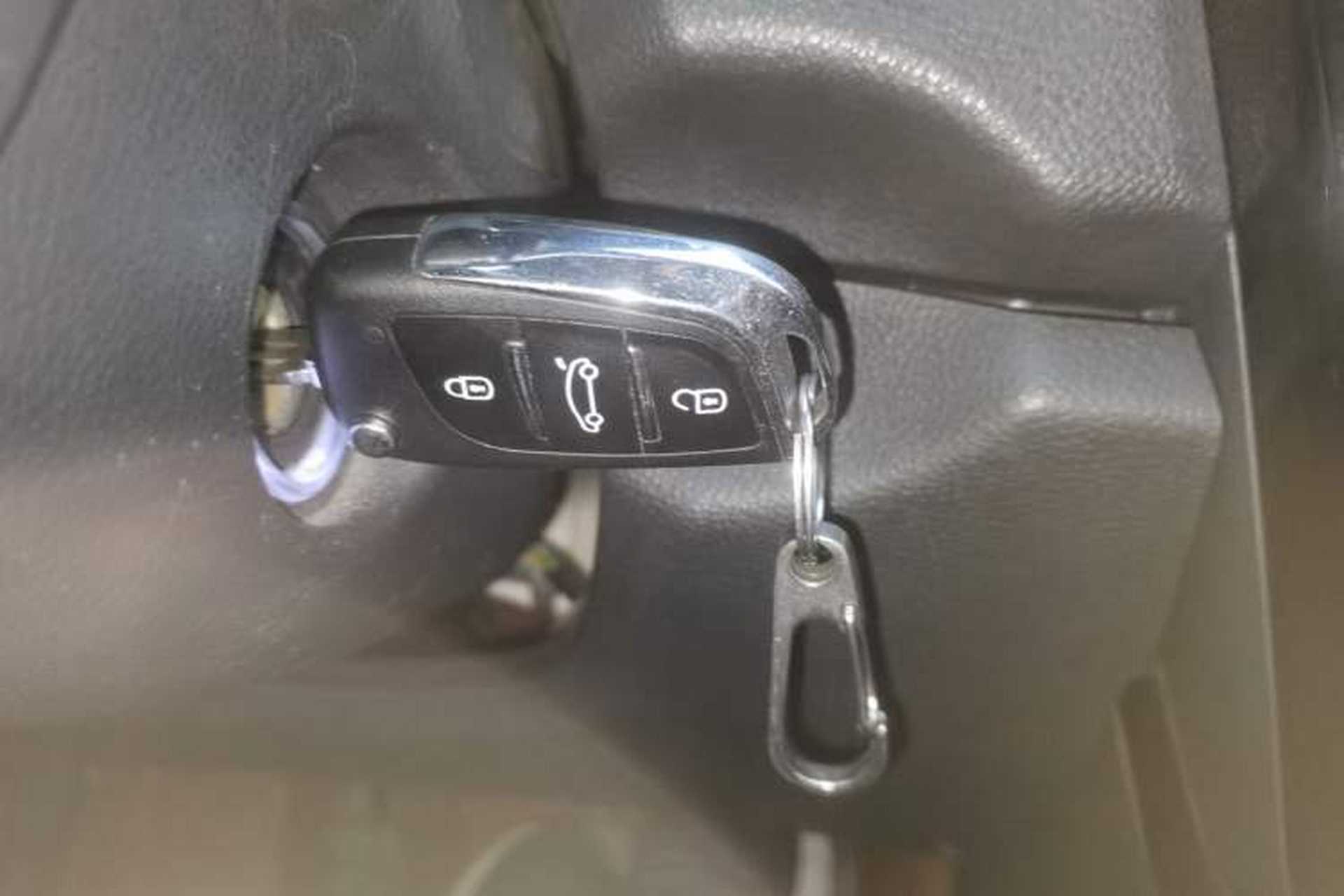 Used HYOSOW S3 2016 1.5L Manual Luxury Edition China IV Emission Standard Interior 1