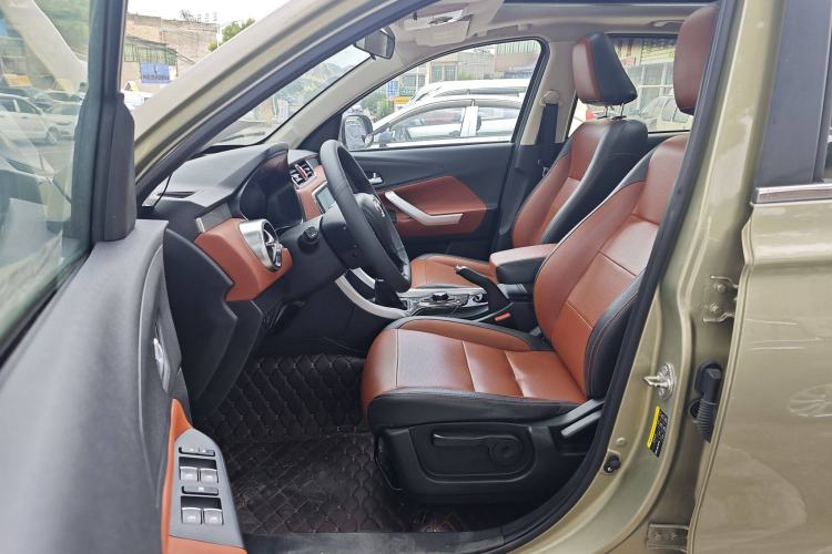 Used HYOSOW S3 2016 S3L 1.5L Manual Prestige Edition Interior 2
