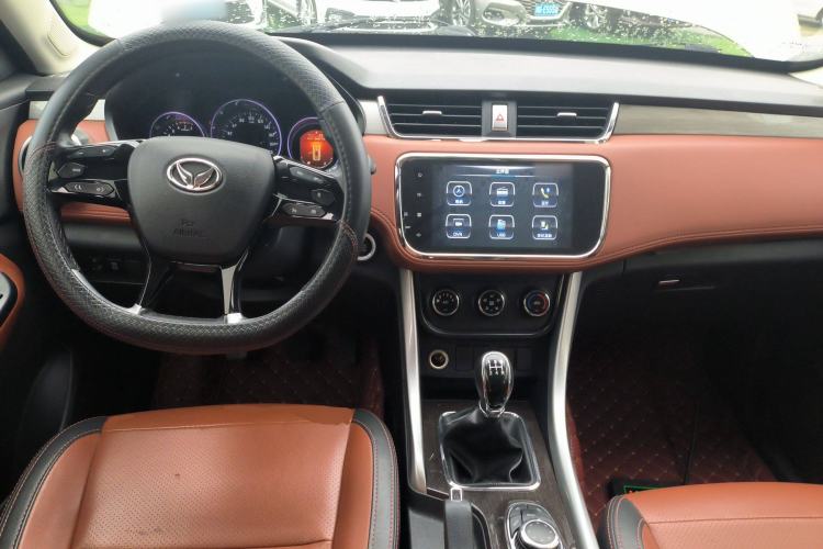 Used HYOSOW S3 2016 S3L 1.5L Manual Prestige Edition Interior 2