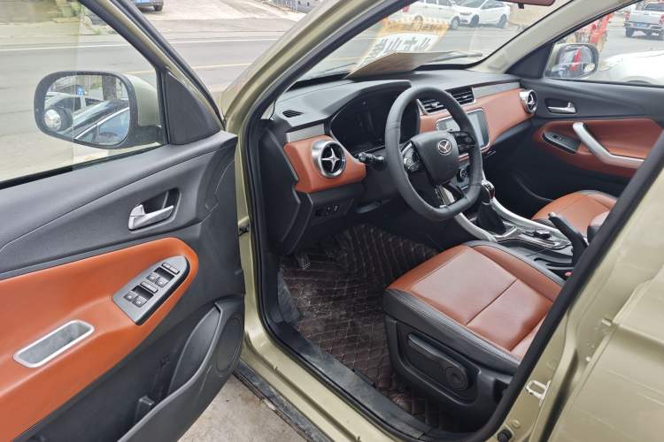 Used HYOSOW S3 2016 S3L 1.5L Manual Prestige Edition Interior 3