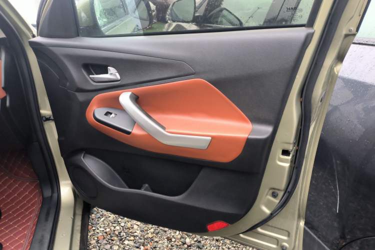 Used HYOSOW S3 2016 S3L 1.5L Manual Prestige Edition Interior 5