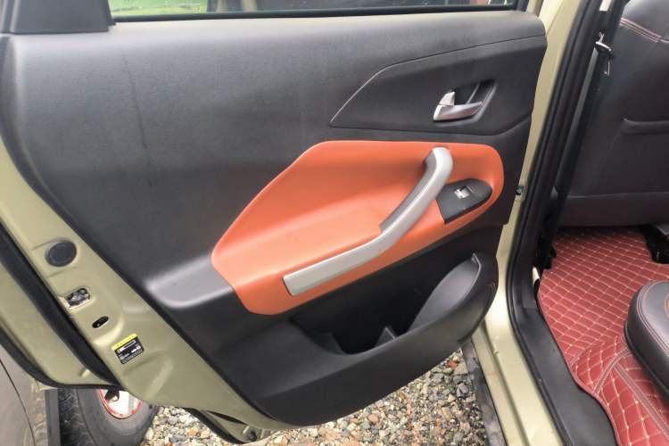 Used HYOSOW S3 2016 S3L 1.5L Manual Prestige Edition Interior 8