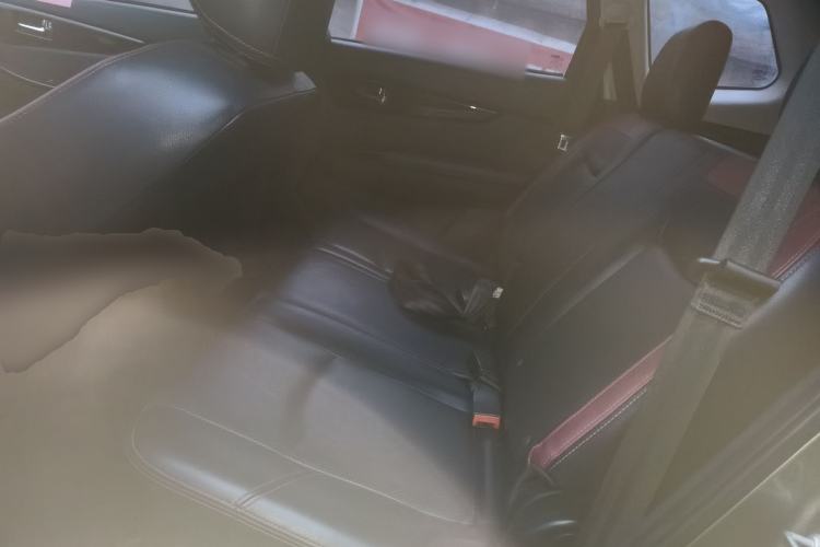Used HYOSOW S3 2016 1.5L Manual Luxury Edition China IV Emission Standard Left Rear Seat
