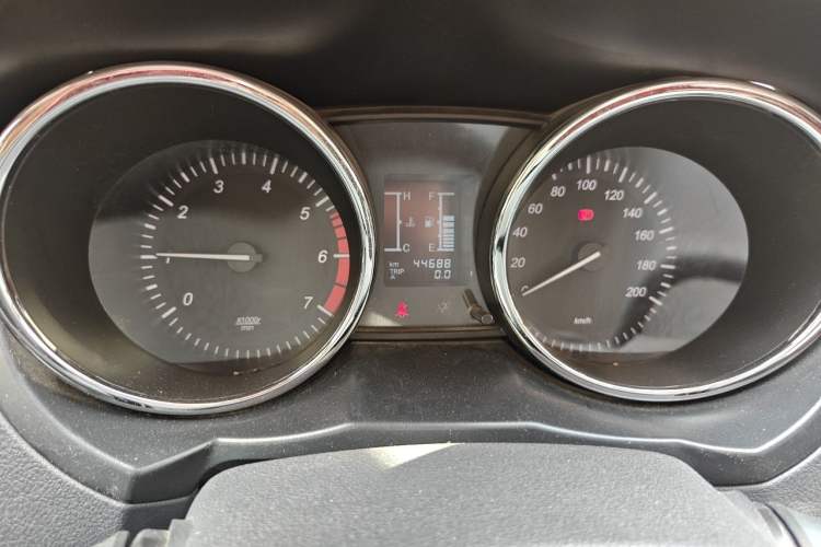 Used HYOSOW S3 2016 1.5L Manual Comfort Version China IV Emission Standard Odometer Close Up