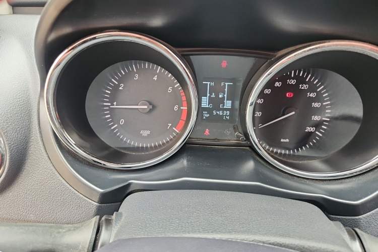 Used HYOSOW S3 2016 1.5L Manual Comfort Version China V Odometer Close Up