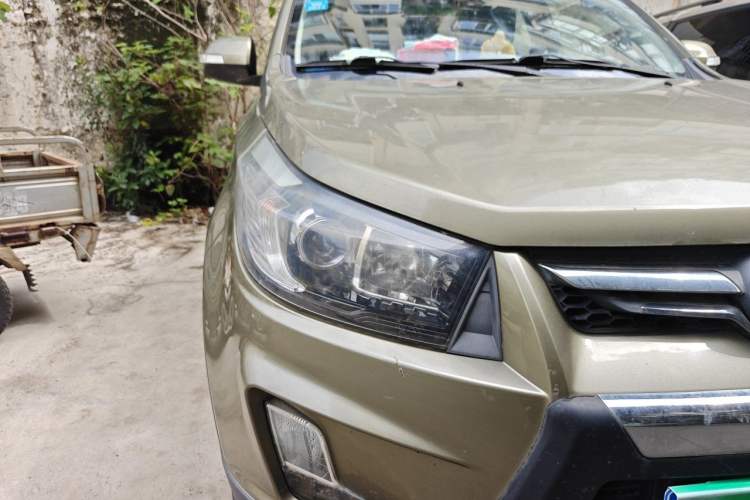 Used HYOSOW S3 2016 1.5L Manual Comfort Version China IV Emission Standard Right Front Headlight