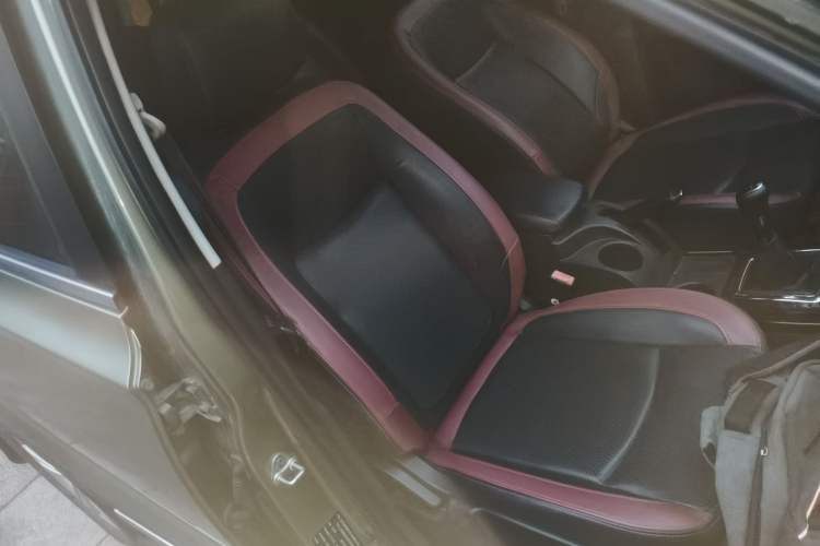 Used HYOSOW S3 2016 1.5L Manual Luxury Edition China IV Emission Standard Right Front Seat