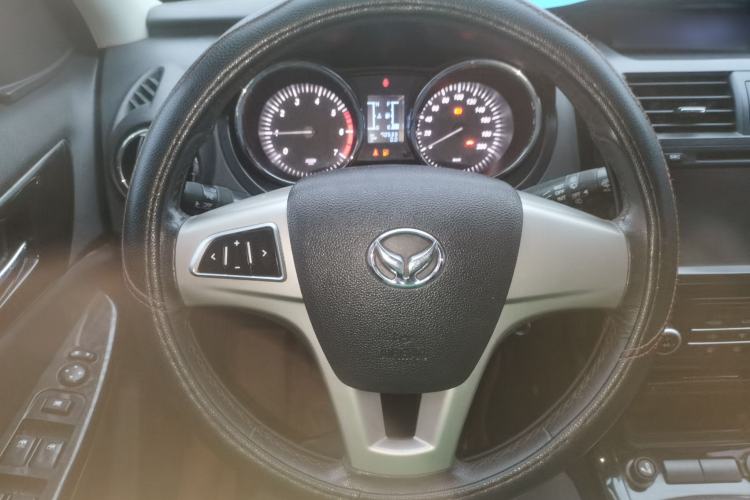 Used HYOSOW S3 2016 1.5L Manual Luxury Edition China IV Emission Standard Steering Wheel
